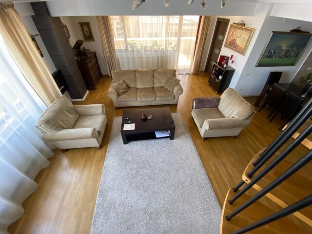 Aviatorilor Inchiriez apartament 4 camere,decomandat, 200mp,