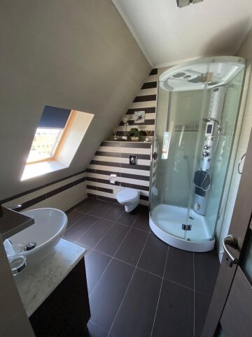 Aviatorilor Inchiriez apartament 4 camere,decomandat, 200mp,